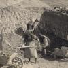 Die Gemeindeglieder leisteten Hand- und Spanndienste für ihre Kirche, im Bild bei den Aushubarbeiten für das Fundament 1954. Die Gemeindeglieder leisteten Hand- und Spanndienste für ihre Kirche, im Bild bei den Aushubarbeiten für das Fundament 1954.