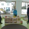 Im Außenbereich wird noch gebaut: Sina Nürnberger, Manuela Klinkenberg und Thomas Hemmerich im neuen Domizil von Eichhörnchen & Co.