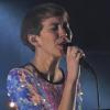 Ausdrucksstark als Sängerin und Interviewpartnerin: Eva Milner auf dem Schere Stein Musik Festival auf der Burg Rothenfels 2019. 