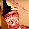 Maske hin oder her, sie kann auf jeden Fall aufgehübscht werden, dann passt sie auch in die Rhöner Fastnacht!