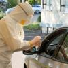 An der Teststrecke am Krankenhaus in Marktheidenfeld nimmt die Besucherfrequenz ab. Landrätin Sabine Sitter empfiehlt, den kostenlosen Test auch zur eigenen Sicherheit zu machen.