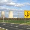 Im Bild das Atomkraftwerk Grafenrheinfeld im März 2016 von der gegenüberliegenden Mainseite aus fotografiert. 
