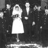 Das Brautpaar Georg und Elfriede Ries 1961 mit der Ehrenabordnung der Feuerwehr. Das Brautpaar Georg und Elfriede Ries 1961 mit der Ehrenabordnung der Feuerwehr.