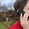 In Zeiten des Coronavirus haben Senioren, die zur Risikogruppe zählen, noch weniger Kontakt zu Menschen als sonst. Ein Besuch per Telefon durch ehrenamtliche Telefonpaten soll das ändern (Symbolfoto).