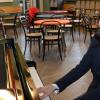 Die neue Leiterin der Bücherei,  Astrida Wallat, sprüht nur so vor kreativen Ideen. So hat sie auf dem zum Inventar der Bücherei gehörenden Konzert-Piano das Lied "Vom Himmel hoch, da komm ich her" gespielt, verbunden mit Weihnachtsgrüßen für die Leserschaft per YouTube-Video.