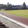 Bagger und Haufen von Abbruch- und Baumaterial zeigen, dass die Sanierung der Freisportanlage oberhalb des Gymnasiums in Karlstadt begonnen hat. 