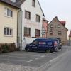 Auf diesen neun Parkplätzen vor dem Gasthaus "Schwarzes Ross" in Hörblach darf künftig nur noch zwei Stunden lang mit Parkscheibe geparkt werden. Auf diesen neun Parkplätzen vor dem Gasthaus "Schwarzes Ross" in Hörblach darf künftig nur noch zwei Stunden lang mit Parkscheibe geparkt werden.