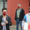 Platz drei in der Kategorie Technik bei Jugend forscht erreichten Niklas Graf (links) und Ludwig Lang vom Gymnasium in Wiesentheid. Auch Schulleiter Achim Höfle (links) und ihr Förderer Matthias Mann freute der Erfolg.