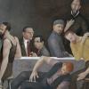 (pm)    Volker Stelzmann ist bekannt dafür, sich stets im künstlerischen Dialog mit Alten Meistern zu bewegen. Inspiriert von der Formensprache und dem Malstil der italienischen Renaissance, den komplizierten Figurengruppen des Manierismus über den emotionalen Barock bis hin zur distanzierten Kühle der deutschen Neuen Sachlichkeit findet er bei diesen Künstlern seine „Wahlverwandtschaft“. In die titelgebenden „Konspirationen“, also Verschwörungen, bezieht sich Stelzmann häufig mit ein: Im entsprechenden Gemälde aus dem Jahr 2004 ist er nebst seiner Ehefrau ganz rechts zu sehen. Wie bei einem Abendmahl reihen sich nach links Klassiker der Kunstgeschichte. Doch wer könnte dargestellt sein? Kunstliebhaber aufgepasst: Die Kunsthalle verlost unter allen Tipps einen original vom Berliner Künstler signierten Katalog zur Ausstellung mit weiteren kleinen Überraschungen. Vorschläge einsenden an jan.soldin@schweinfurt.de unter dem Stichwort „Malerrätsel Stelzmann“. Die Ausstellung in der Großen Halle ist bis zum 30. Mai verlängert. Die Kunsthalle hofft darauf, die Werke nach dem Ende des Lockdowns noch zeigen zu können. Weitere digitale Einblicke, einen Film und Programme für unsere kleinen Besucher finden Sie unter „Volker Stelzmann digital“ auf www.kunsthalle-schweinfurt.de