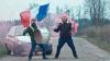 Im belgischen Kurzfilm „Die Blockade“ bereiten Fred und Bouly eine spektakuläre Straßenblockade vor. Fotos: Kulturpackt