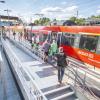 Seit Anfang des Jahres gibt es in am Bahnhof in Haßfurt keinen Fahrkartenschalter mehr. Ein untragbarer Zustand, wie der SPD-Ortsverein findet. Er fordert die Stadt zum Handeln auf.