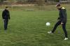 Prappachs Spielertrainer Alexander Derra (rechts, hier im lockeren Zusammenspiel mit seinem Bruder Jan-Michael) macht sich mehr Sorgen um den Fußball im Allgemeinen als um seine SG Prappach/Oberhohenried. Prappachs Spielertrainer Alexander Derra (rechts, hier im lockeren Zusammenspiel mit seinem Bruder Jan-Michael) macht sich mehr Sorgen um den Fußball im Allgemeinen als um seine SG Prappach/Oberhohenried.