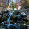 Ein kleines Bächlein im Würzburger Residenzgarten wird zum beeindruckenden Wasserfall – die richtige Perspektive macht es möglich.