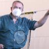 Norbert Borst, Badminton-Abteilungsleiter der SG Franken Sennfeld, während des Lockdowns in der Frankenhalle in Sennfeld.