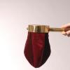 Das Kassieren von Kirchensteuern und der teils sorglose Umgang mit Geld innerhalb der Kirchen haben maßgeblich dazu beigetragen, dass Frau F. die evangelische Kirche verlassen hat. Das Symbolbild zeigt einen Klingelbeutel. Das Kassieren von Kirchensteuern und der teils sorglose Umgang mit Geld innerhalb der Kirchen haben maßgeblich dazu beigetragen, dass Frau F. die evangelische Kirche verlassen hat. Das Symbolbild zeigt einen Klingelbeutel.