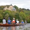 Trainingsfahrt bei Schloss Mainberg: Die Schweinfurter Wanderruderer auf dem Main.