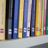 In der Münsterschwarzacher Benediktinerabtei gibt es nicht nur Werkstätten - hier produziert der klostereigene Verlag auch Bücher. 