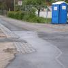 Flickwerk und Schlaglöcher kennzeichnen den Nikolausgraben in Gaukönigshofen. Auch andere Straßen in allen fünf Ortsteilen der  Gemeinde gelten als sanierungsbedürftig. Ein Konzept für ein längerfristig angelegtes Vorgehen, das sich auch nach den finanziellen Möglichkeiten richtet, möchte der Gemeinderat erstellen lassen.