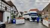 Am Samstagabend durchfuhr ein Sattelzug verbotenerweise die gesperrte Ortsdurchfahrt in Krautheim und blieb an einem Schieber einer Gasleitung hängen. Glücklicherweise trat kein Gas aus, so dass die alarmierten Feuerwehren nicht eingreifen mussten.