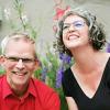 Elke Fasel und Thomas Gillig stehen am Pfingstonntag auf der Bühne im Biergarten des Kulturkellers Vogelhaus.