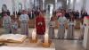 Rote Masken für alle Gottesdienstbesucher