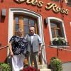 Ihr ganzer Stolz: Das Traditionsgasthaus „Rotes Ross“ in Markt Einersheim haben Rosemarie und Friedrich Ott gemeinsam aufgebaut. Tochter Petra führt es mit Mann und Familie weiter. Ihr ganzer Stolz: Das Traditionsgasthaus „Rotes Ross“ in Markt Einersheim haben Rosemarie und Friedrich Ott gemeinsam aufgebaut. Tochter Petra führt es mit Mann und Familie weiter.