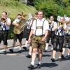 Stolz führt der Musikverein Schonungen den Kirchweihaufzug im Ort an. Stolz führt der Musikverein Schonungen den Kirchweihaufzug im Ort an.