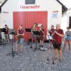 Proben im Freien mit Abstand-wann immer es möglich war: Musikverein Schonungen vor dem Probelokal in Hausen. Proben im Freien mit Abstand-wann immer es möglich war: Musikverein Schonungen vor dem Probelokal in Hausen.
