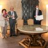 Verleihung des Tanzenden Schäfers, im Bild (von links) Bürgermeisterin Judith Jörg, Professor Ulrich Konrad mit Frau, Oberbürgermeister Christian Schuchardt und Bürgermeister Martin Heilig.