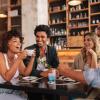 Mit einem negativen Corona-Test steht einem gemütlichen Nachmittag mit Freunden in einem Schweinfurter Café nichts mehr im Weg. Mit einem negativen Corona-Test steht einem gemütlichen Nachmittag mit Freunden in einem Schweinfurter Café nichts mehr im Weg.