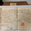 Der Amtmann Johann Schäfer meldet dem Gerichtsherrn Graf Johann von Hohenlohe, dass Schafe und Getreide gestohlen worden seien, der Dieb festgenommen wurde und verhört wird. Der Amtmann Johann Schäfer meldet dem Gerichtsherrn Graf Johann von Hohenlohe, dass Schafe und Getreide gestohlen worden seien, der Dieb festgenommen wurde und verhört wird.