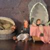 Siesta auf Titiwu: Wawa (Katharina Forsch), Ping (Silvia Steger) und Urmel (Anna Schindlbeck) im Maßbacher Sommerkindertheater.
