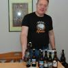 Markus Hauck hat schon viele Male Bier gebraut. Dabei liebt er das Experimentieren mit neuen Mischungen, wie sich auch an den Etiketten ablesen lässt.