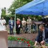 Bei der Enthüllung der Büste vom Stiftungsgrüner (v. l.): Ururenkel Christian Graf zu Bentheim-Tecklenburg, Leiter des Blindeninstituts Würzburg Hubert Hertlein, Vorstand der Blindeninstitutsstiftung Dr. Marco Bambach und Stein-metzmeister-Schülerin Stephanie Roth. Bei der Enthüllung der Büste vom Stiftungsgrüner (v. l.): Ururenkel Christian Graf zu Bentheim-Tecklenburg, Leiter des Blindeninstituts Würzburg Hubert Hertlein, Vorstand der Blindeninstitutsstiftung Dr. Marco Bambach und Stein-metzmeister-Schülerin Stephanie Roth.