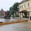 Beim starken Hochwasser im südlichen Landkreis Schweinfurt sind starke Schäden entstanden. Betroffene (wie hier in Breitbach an der B 22) dürfen nun auf staatliche Hilfe hoffen.