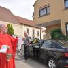 Der Segen Gottes möge alle Reisenden auf den Straßen der Welt begleiten, so Dekan Gregor Mühleck zu Beginn der Fahrzeugsegnung.