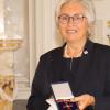  Anke Klaus erhielt das Bundesverdienstkreuz am Bande.