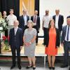 Erinnerungsfoto anlässlich der Verabschiedung von Dieter Brückner, dem Schulleiter des Gymnasiums Veitshöchheim in den Ruhestand. Von links: (vorne) Leitende Oberstudiendirektorin Monika Zeyer-Müller (Ministerialbeauftragte für die Gymnasien in Unterfranken), Oberstudiendirektor Dieter Brückner mit Ehefrau, stellvertretende Landrätin Karen Heußner, Landrat Thomas Eberth, Bürgermeister Jürgen Götz. (hinten) Onika Saul (Elternbeirat, 1. Vorsitzende), Pascal Schaschek (SMV), Antonia Ergezinger (SMV),  Katja Demuß (Elternbeirat 2. Vorsitzende), Andreas Schäßburger (SMV), Oberstudiendirektor Walter Bayer (1. Vorsitzender Bayerische Direktorenvereinigung - BayDV), Studiendirektor Dr. Thomas Brunner (stellvertretender Schulleiter), Michael Kerber (Personalrat), Klaus-Dieter Hein-Mooren (Verlag C.C. Buchner) und Dr. Rainer Bach (Personalrat)