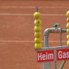 Tennis-Spielzähler (Symbolbild): Beim jüngsten Auswärtsspiel des TC Weiß-Blau Würzburg ging es nicht nur ums Sportliche. Durch eine unwahre Behauptung wurde verhindert, dass Würzburgs Nummer eins mitspielen konnte.