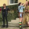 Hänsel (Maria Breuer dritte von links) und Greta (Vanessa Jakowlew zweite von links) kommen dem Plan von Rumpelstilzchen (Michelle Stubenrauch, links) und seinem goldenen Hamster (Andreas Hofmann, rechts) auf die Spur.