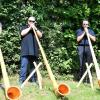 Die Alphornfreunde (im Bild von links) mit Tilman Faber aus Bad Bocklet, dem Arnsteiner Alexander Kneuer und Martin Heid aus Fuchstadt, lockten viele Sonntagspaziergänger zum „Sommerberg“.