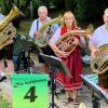 Mit böhmischer Blasmusik erfreuten die "Die Holzfreien Vier" (von links) Fabian Weiß, Richard Weiß, Birgit Enk und Otto Enk die Bewohnerinnen und Bewohner der Wiesentheider Seniorenresidenz.
