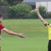 Nach 33 Minuten war für ihn Schluss: Der Dampfacher Patrick Winter (links) wird von Schiedsrichter Niklas Bornhorst beim Duell mit dem FC Bad Kissingen vom Platz geschickt.
