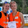 Die bayerischen Meisterinnen und deutschen Vizemeisterinnen bei den U-18-Juniorinnen im Beachvolleyball Maja Hau (links) aus Karlstadt und Charlotte Körber aus München.