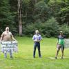 1500 Euro für die Infrastruktur der Mountainbike-Routen gespendet: Im Bild (von links): Thomas Dickert, Fritz Dänner und Joachim Lucas vom Förderverein Naturpark Spessart e.V. bedanken sich mit der neuen Mountainbike-Karte bei Christian Skorupinski und Nadine Fischer für die großzügige Unterstützung.