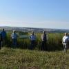 Bei der Vorstellung des Projektes „Bunte Biomasse“ (von links): Rimpars Bürgermeister Bernhard Weidner, MdL Manfred Ländner, Landwirt Helmut Keidel, Landwirt Helmut Emmerling, Werner Kuhn vom Netzwerk Lebensraum Feldflur, MdB Paul Lehrieder, der Leiter des AELF Harald Blankart, Landwirt Michael Keidel und sein Praktikant Valentin Mehlig sowie Landwirt Robert Schömig. Bei der Vorstellung des Projektes „Bunte Biomasse“ (von links): Rimpars Bürgermeister Bernhard Weidner, MdL Manfred Ländner, Landwirt Helmut Keidel, Landwirt Helmut Emmerling, Werner Kuhn vom Netzwerk Lebensraum Feldflur, MdB Paul Lehrieder, der Leiter des AELF Harald Blankart, Landwirt Michael Keidel und sein Praktikant Valentin Mehlig sowie Landwirt Robert Schömig.