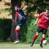 Mit seinem goldenen Treffer zum 1:0 führte Kevin Scheider (links) die SG Sulzdorf/Bundorf II im Spiel gegen die SG Kleinbardorf I/Bad Königshofen II (rechts Michael Metz) zum ersten Saisonsieg.