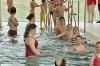 Das Hallenbad in Ebern in Vor-Corona-Zeiten: In einem Schwimmkurs lernen Kinder, wie sie sich über Wasser halten können. Das Hallenbad in Ebern in Vor-Corona-Zeiten: In einem Schwimmkurs lernen Kinder, wie sie sich über Wasser halten können.