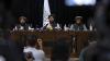 Sabiullah Mudschahid (Mitte), der Sprecher der Taliban, gibt am Dienstag seine erste Pressekonferenz in der afghanischen Hauptstadt Kabul. Nach Einschätzung von Experten gehen die Taliban sehr geschickt mit den Medien um.
