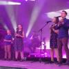 Bei einem Konzert auf Schloss Eyrichshof trat Angelo Kelly (rechts) gemeinsam mit seiner Familie auf. Doch mit nur vier Jahren war sein Sohn William (links) noch zu jung für eine solche Veranstaltung.